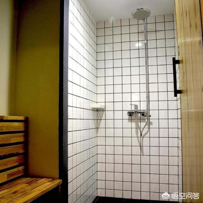 极简主义 vs 极繁主义：两种设计风格如何匹配品牌调性？